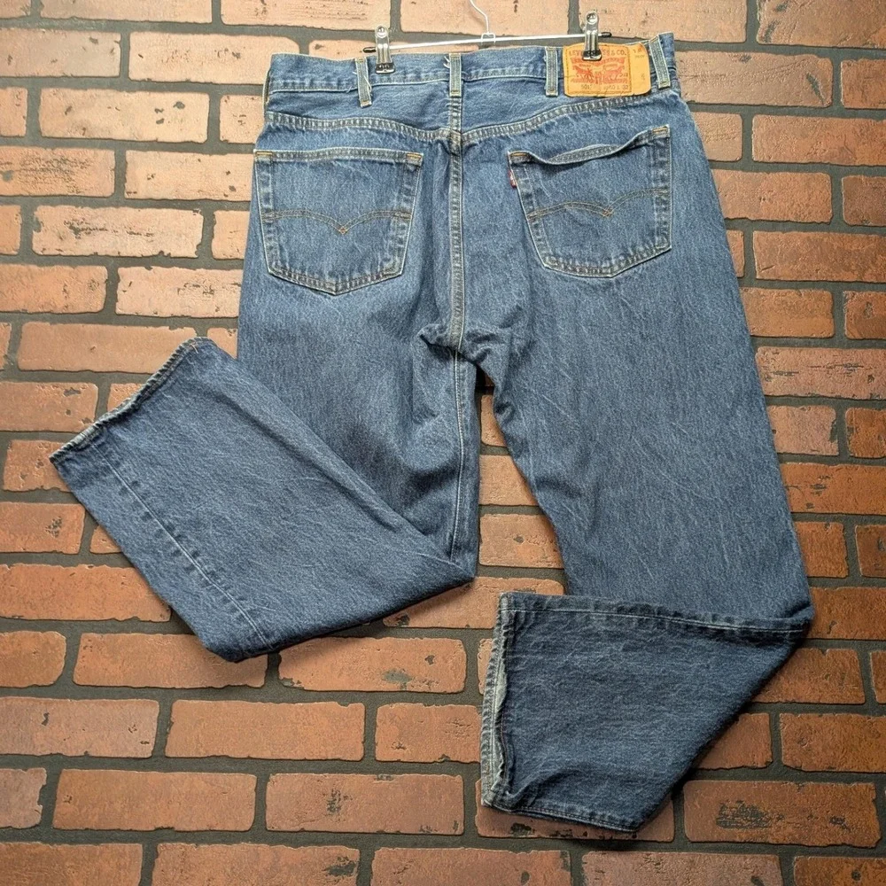 Levi's Men's 501 Straight Leg Jeans 40x30‎ Medium Wash Button Fly Classic Denim